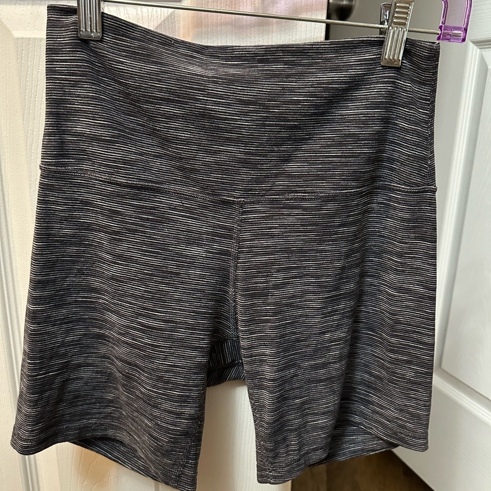 Lululemon Align high rise 8” shorts